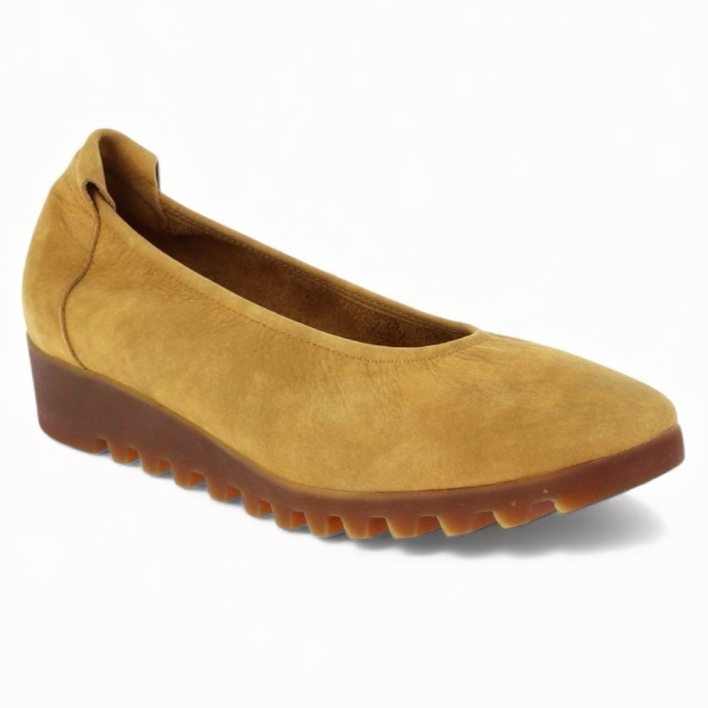 Arche Women’s Lomiss Camel Nubuck Leather Ballerina Shoes